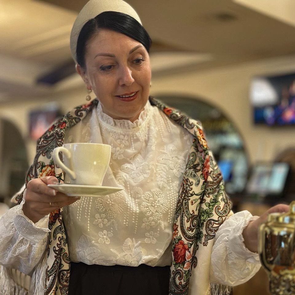 Чаепитие с купеческой дочкой