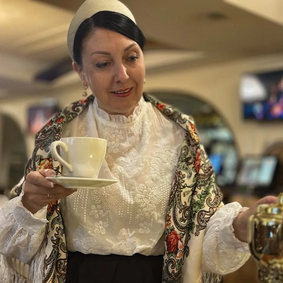 Чаепитие с купеческой дочкой